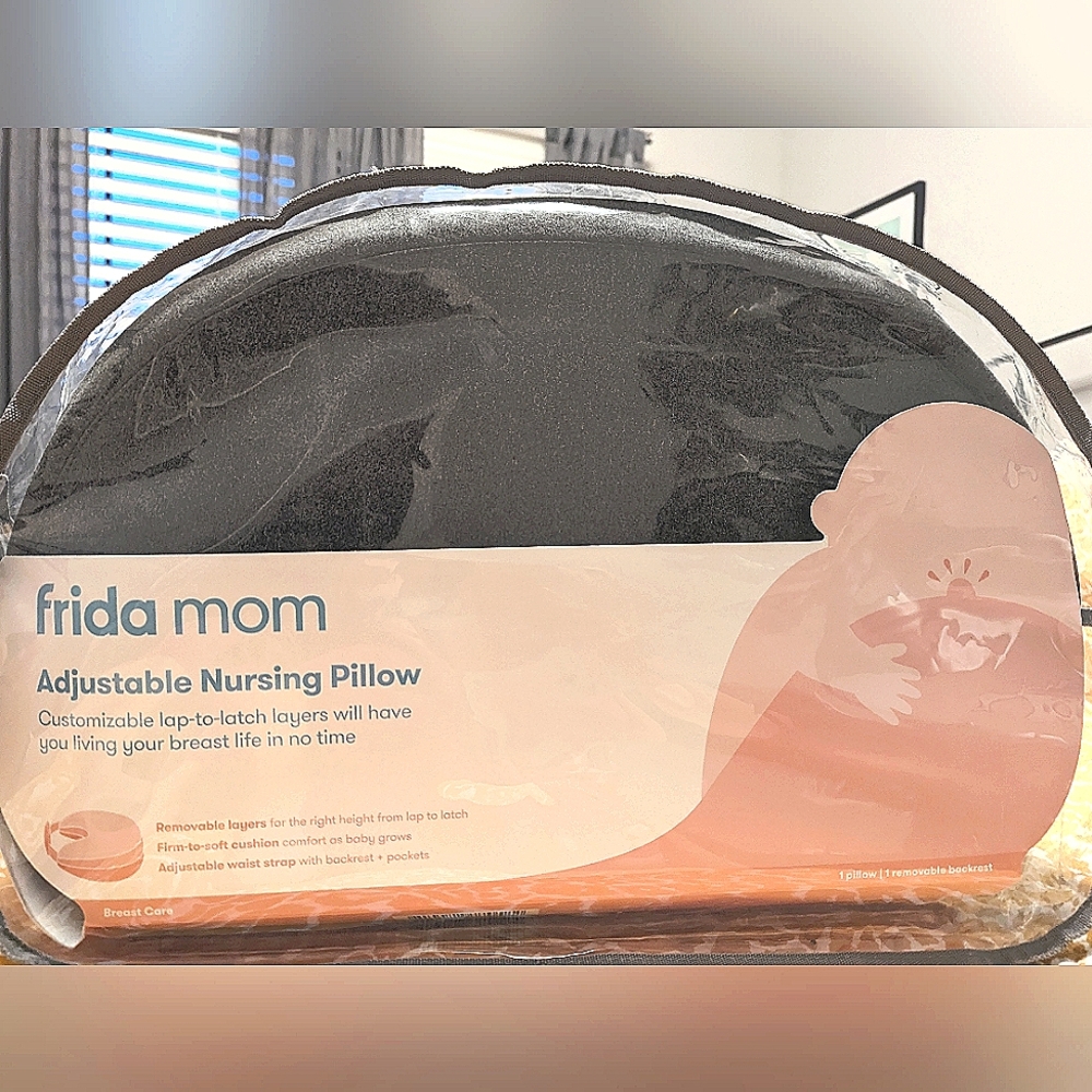 Frida Mom nursing pillow